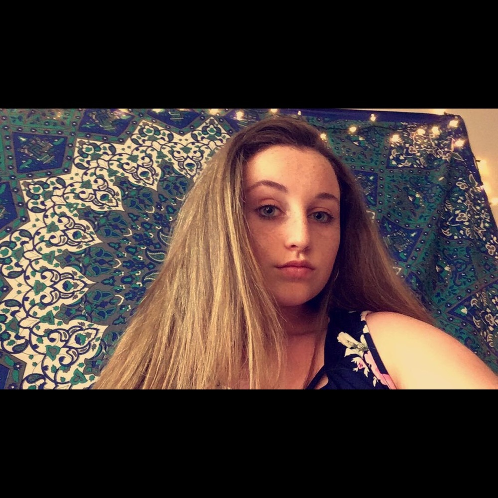 Meet your Posher, Lisa